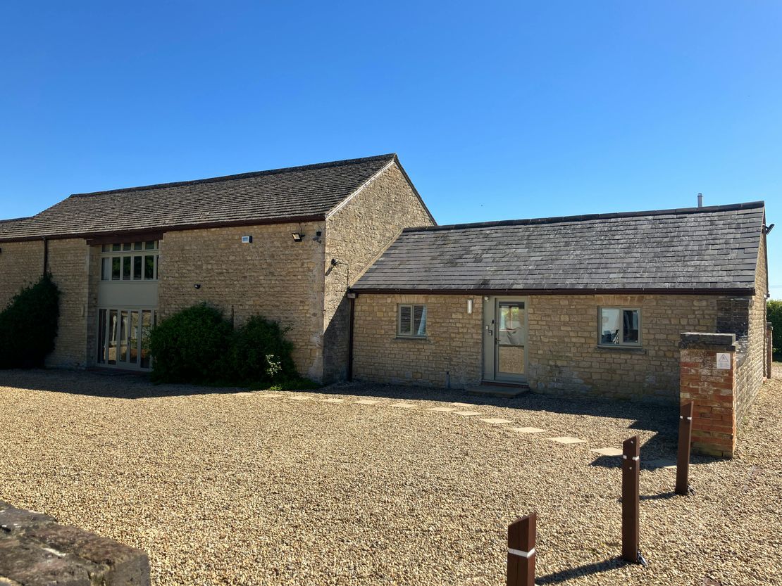 Unit 5 - First Floor, Gate Farm, Woodstock, OX20 1DB