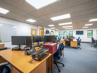 Property Image for 8 Beaumont Gate, Radlett, WD7 7AR