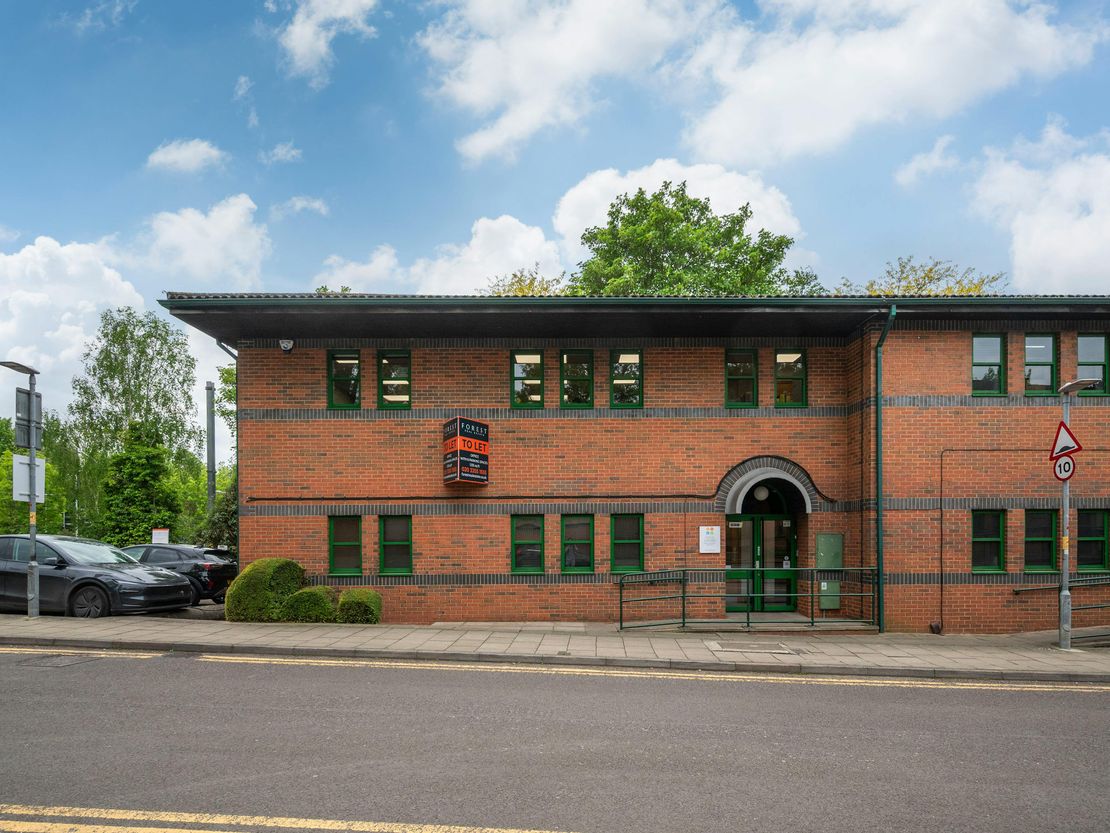 8 Beaumont Gate, Radlett, WD7 7AR