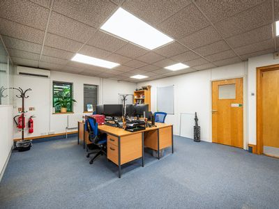 Property Image for 8 Beaumont Gate, Radlett, WD7 7AR
