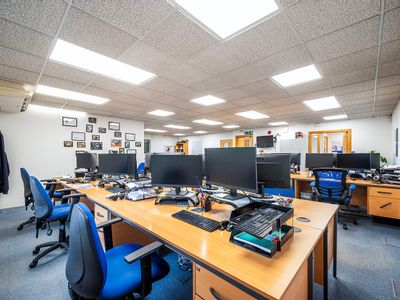Property Image for 8 Beaumont Gate, Radlett, WD7 7AR