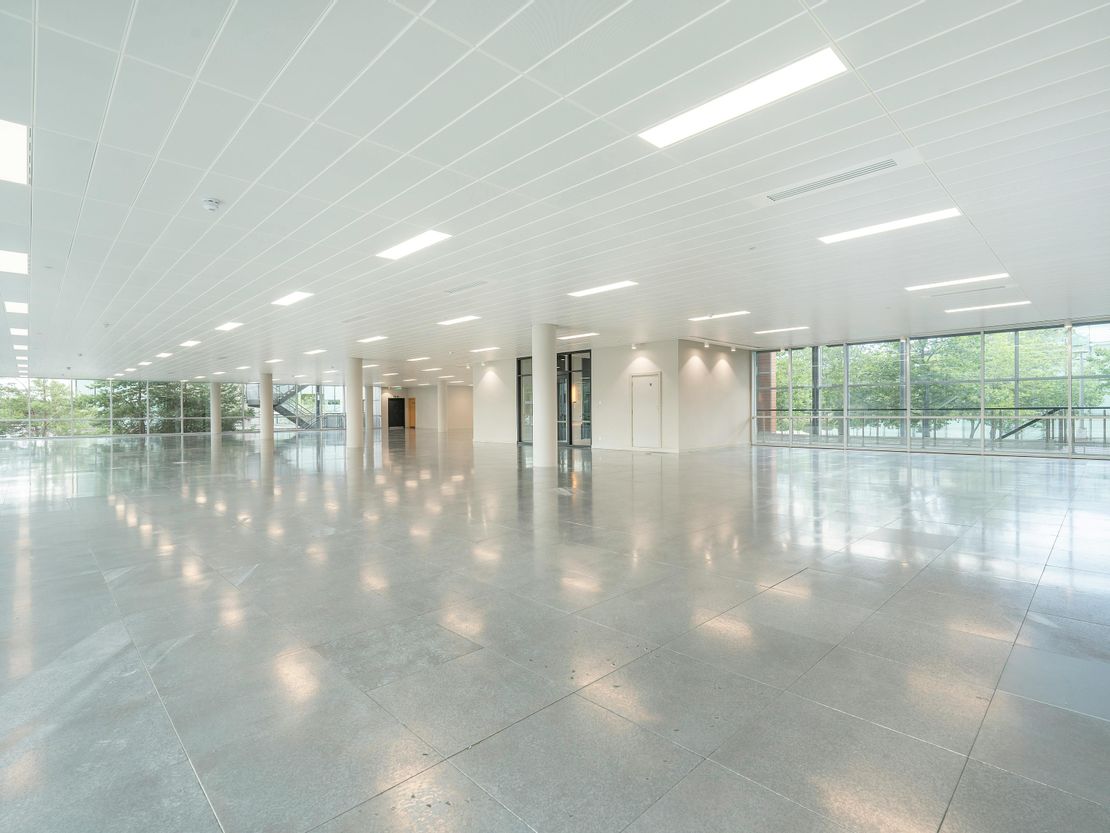 2 City Place, Beehive Ring Road, Crawley Gatwick, RH6 0HA