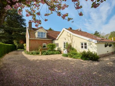Property Image for Cottage Farm, Cottage Farm And Upthorpe Lodges, Upthorpe Road, Stanton, Bury St. Edmunds, Suffolk, IP31 2AP