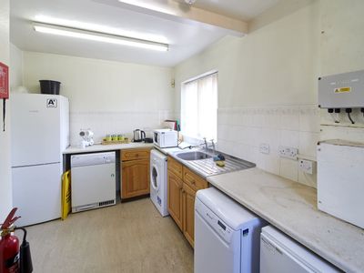 Property Image for 47-69 Salmon Grove & 3 Ferens Avenue, Hull, East Riding Of Yorkshire, HU6 7SZ