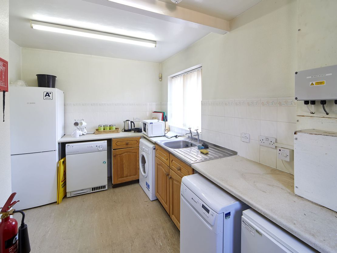 47-69 Salmon Grove & 3 Ferens Avenue, Hull, East Riding Of Yorkshire, HU6 7SZ