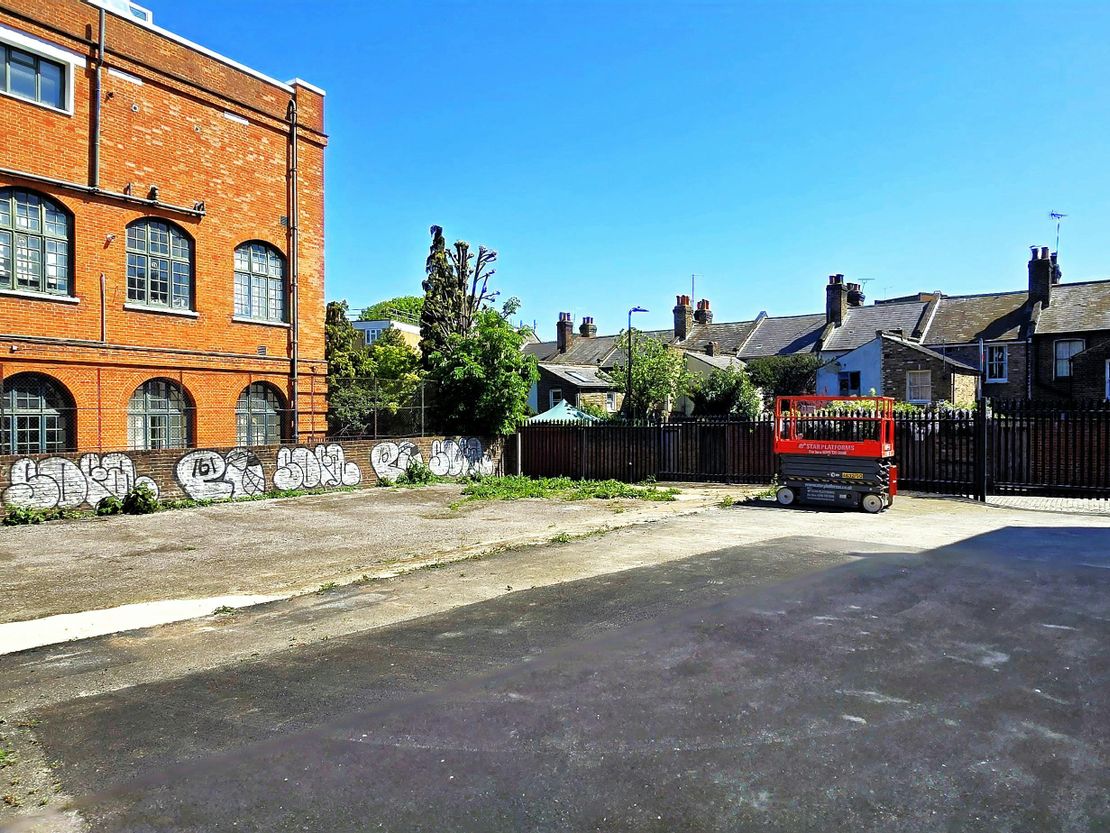 Arch 441, Institute Place, Hackney, London, E8 1JE