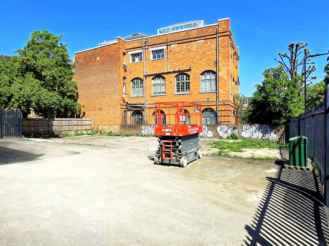 Arch 441, Institute Place, Hackney, London, E8 1JE