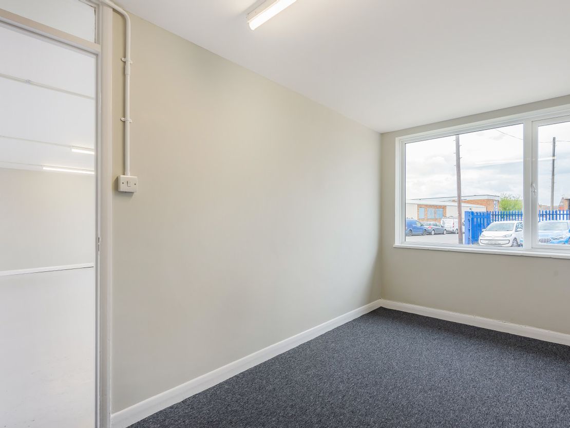 Unit E2, Fairacres Industrial Estate, Windsor, Berkshire, SL4 4LE