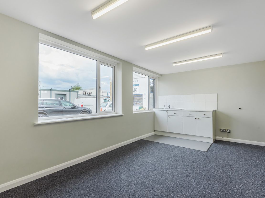 Unit E2, Fairacres Industrial Estate, Windsor, Berkshire, SL4 4LE