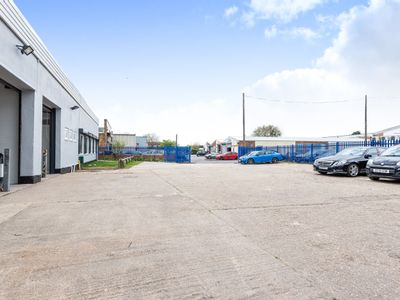 Property Image for Unit E2, Fairacres Industrial Estate, Windsor, Berkshire, SL4 4LE