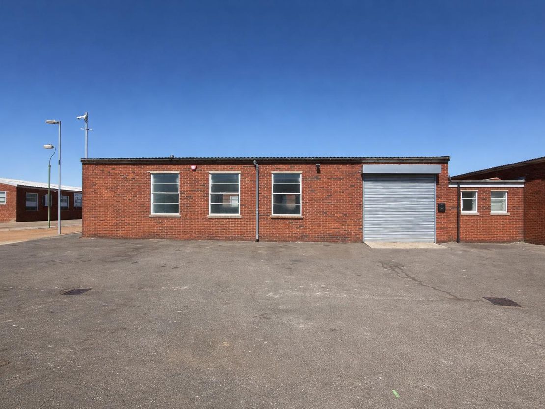 Unit 7, Station Road Industrial Estate, Hailsham, East Sussex, BN27 2EL
