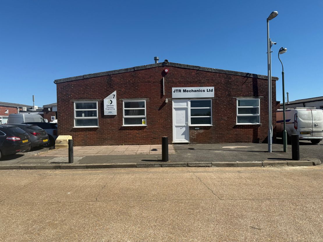 Unit 7, Station Road Industrial Estate, Hailsham, East Sussex, BN27 2EL