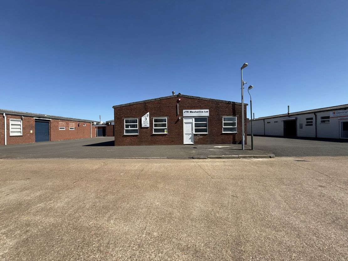 Unit 7, Station Road Industrial Estate, Hailsham, East Sussex, BN27 2EL
