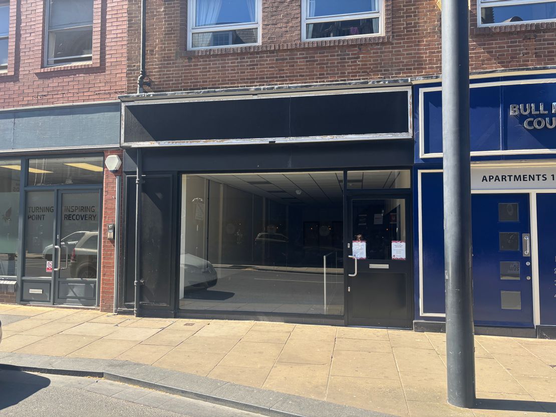 8 Bull Ring, Wakefield, WF1 1HA