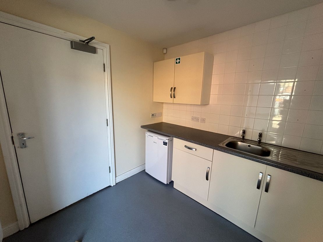 8 Bull Ring, Wakefield, WF1 1HA