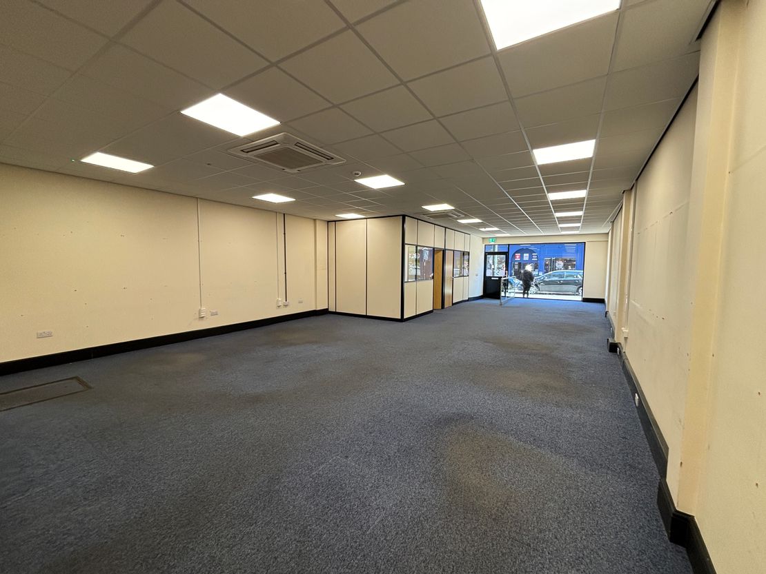 8 Bull Ring, Wakefield, WF1 1HA
