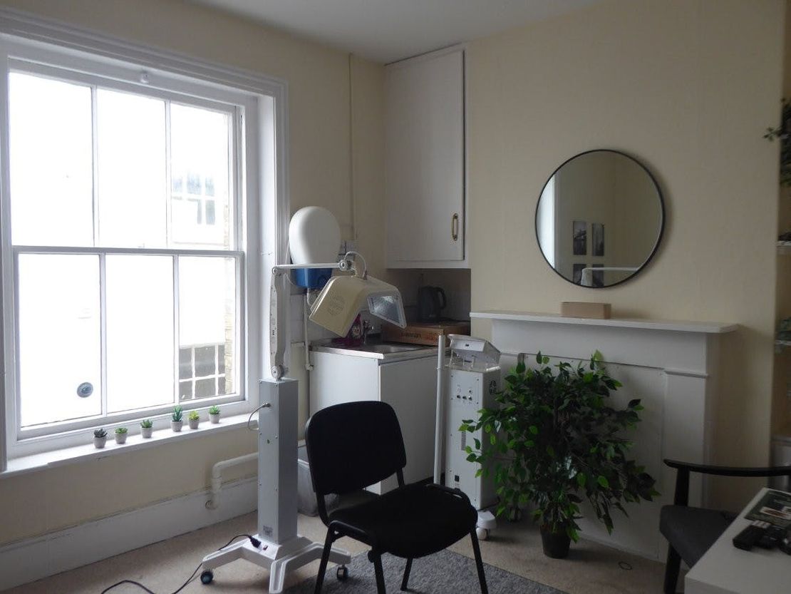 49 High Street, Tunbridge Wells, TN1 1XU