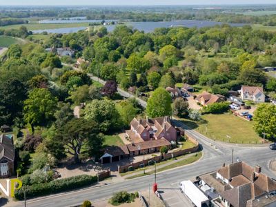 Property Image for Layer-de-la-haye, Colchester
