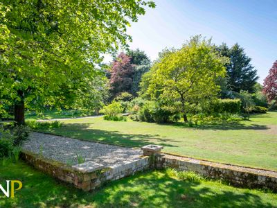 Property Image for Layer-de-la-haye, Colchester