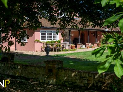 Property Image for Layer-de-la-haye, Colchester