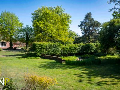 Property Image for Layer-de-la-haye, Colchester