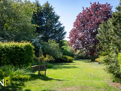 Property Image for Layer-de-la-haye, Colchester