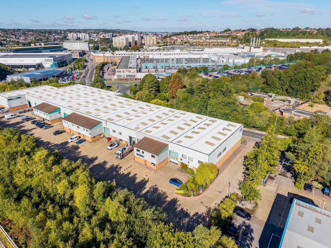 Unit 8 Barratt Industrial Park, Airport Way, Luton, LU2 9NH