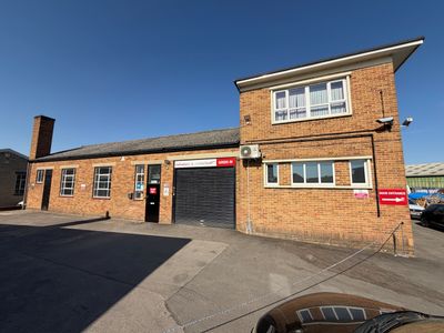 Property Image for 4 Trafford Rd, Reading RG1 8JS