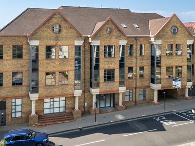 Property Image for 1st Floor Front Suite, Trident House, 42-48 Victoria Street, St Albans, Hertfordshire, AL1 3HZ