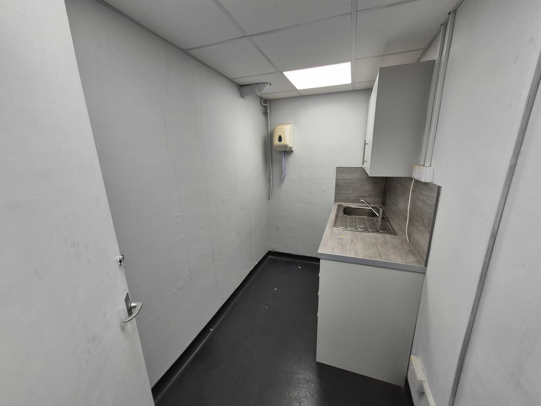 Unit 3 & 4, Balmoral Trading Estate, Stuart Road, Bredbury, Stockport, Cheshire, SK6 2SR
