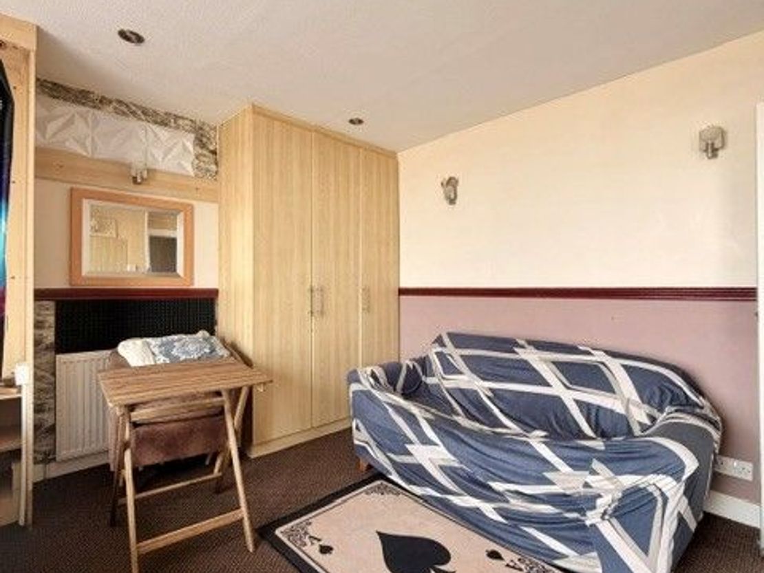Apartment 8, Lynton Apartments, 227 Promenade, Blackpool, FY1