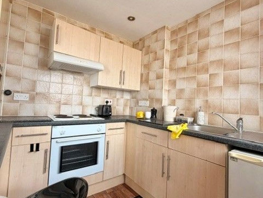Apartment 8, Lynton Apartments, 227 Promenade, Blackpool, FY1