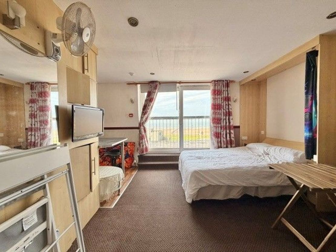 Apartment 8, Lynton Apartments, 227 Promenade, Blackpool, FY1