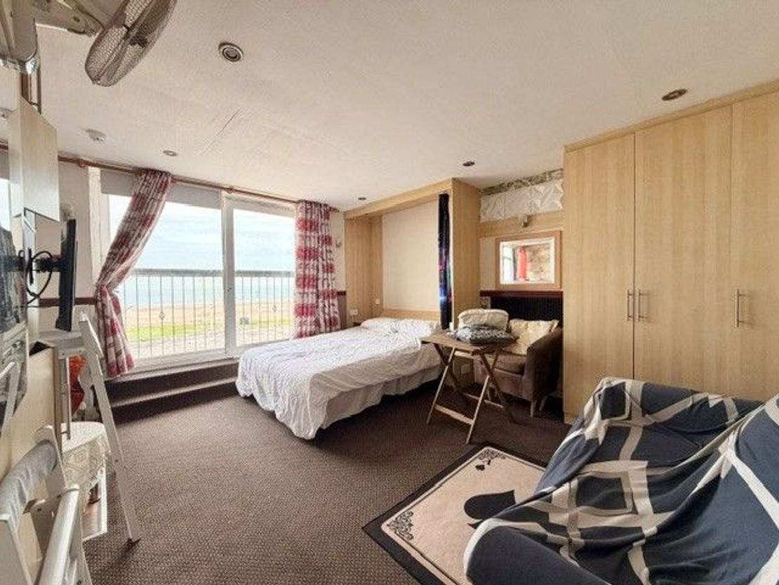 Apartment 8, Lynton Apartments, 227 Promenade, Blackpool, FY1
