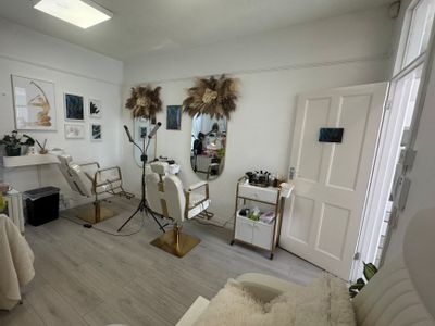 Property Image for 6 Station Parade, Beaconsfield, Buckinghamshire, HP9 2PB