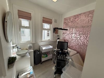 Property Image for 6 Station Parade, Beaconsfield, Buckinghamshire, HP9 2PB