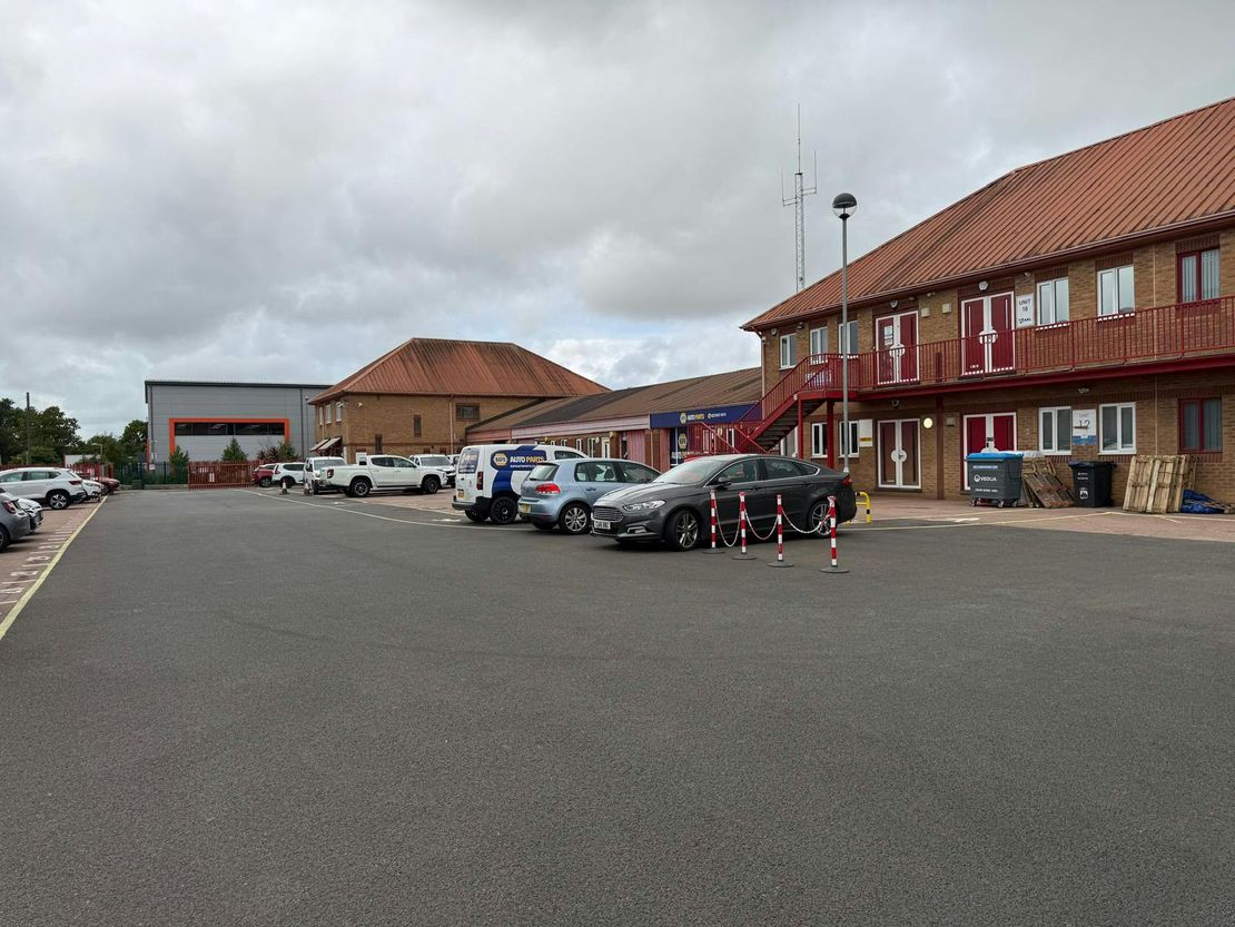27 The Oakwood Centre, Downley Road, Havant, PO9 2NP