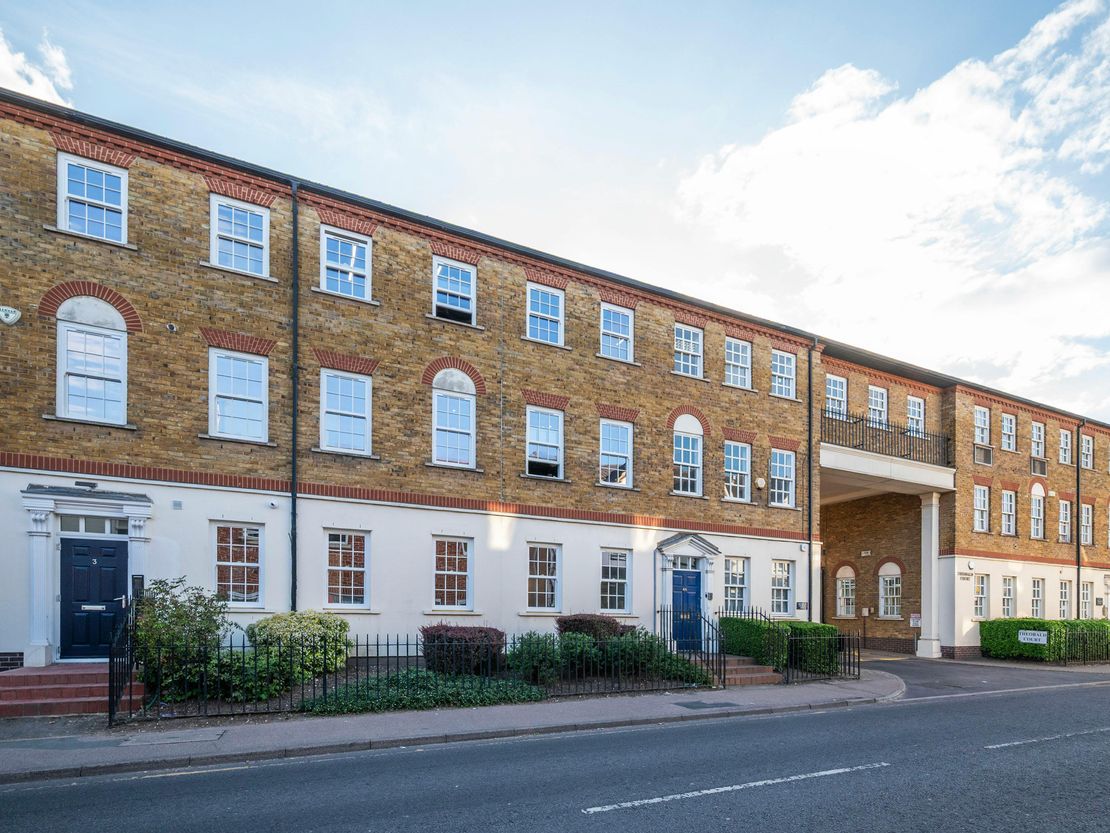 4 Theobald Court, Theobald Street, Borehamwood, WD6 4RN