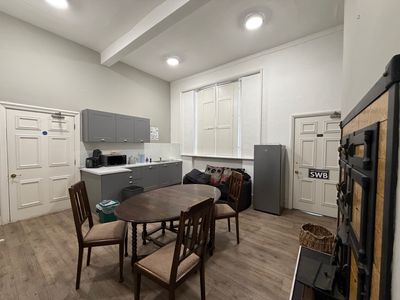 Property Image for 35 George Street, Wakefield, West Yorkshire, WF1 1LR
