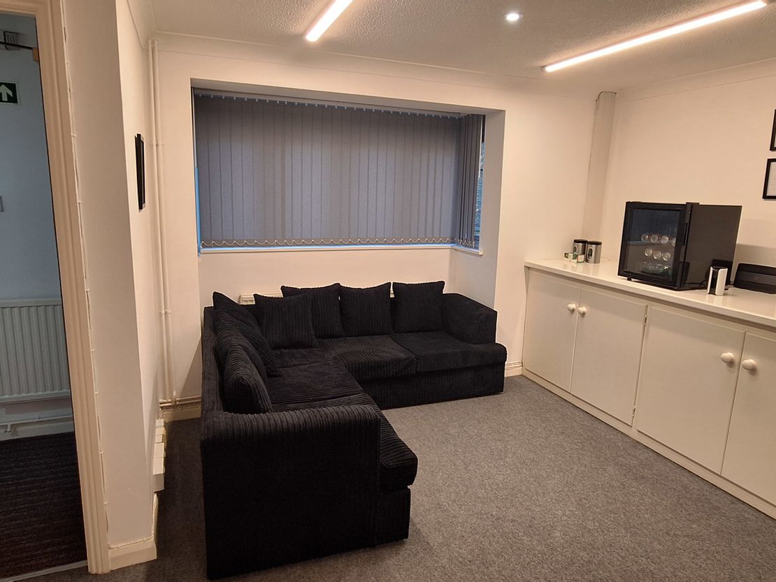 8 Kings Court, Horsham, West Sussex, RH13 5UR