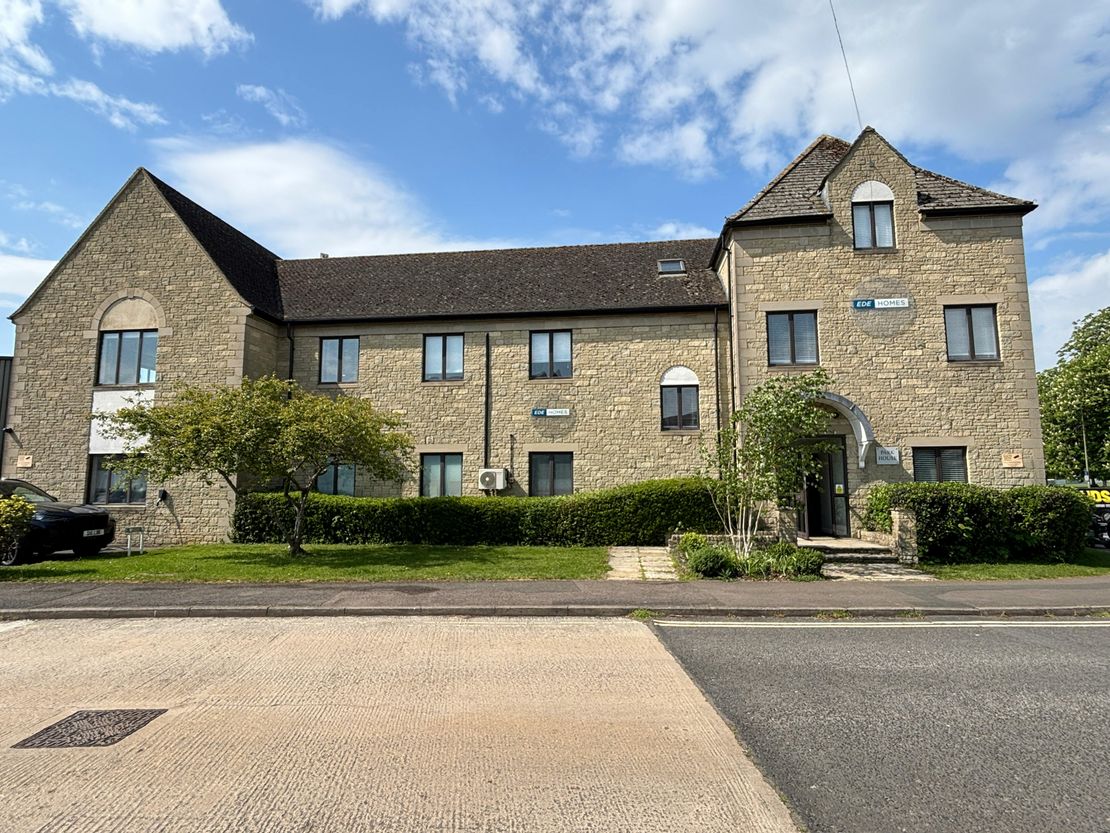 Park House, Station Lane, Witney, OX28 4EJ