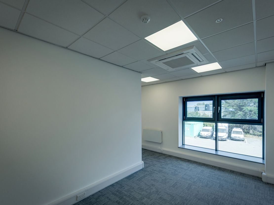 Unit 19 Thurrock, Thurrock Trade Park, Oliver Road, West Thurrock, RM20 3ED