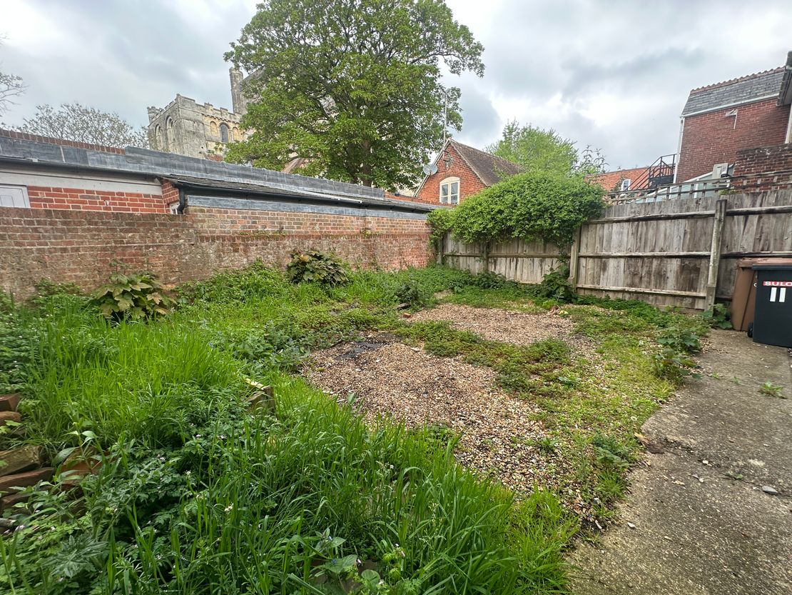 11 Market Place, Romsey, Hampshire, SO51 8NB
