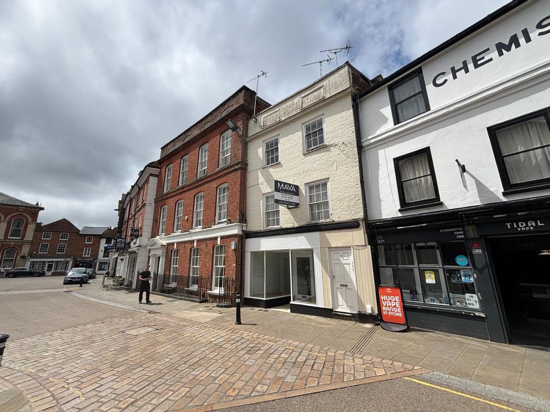 11 Market Place, Romsey, Hampshire, SO51 8NB