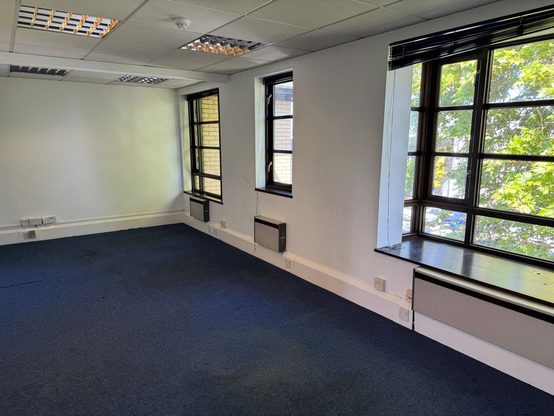 4 Signet Court, Swann Road, Cambridge, CB5 8LA