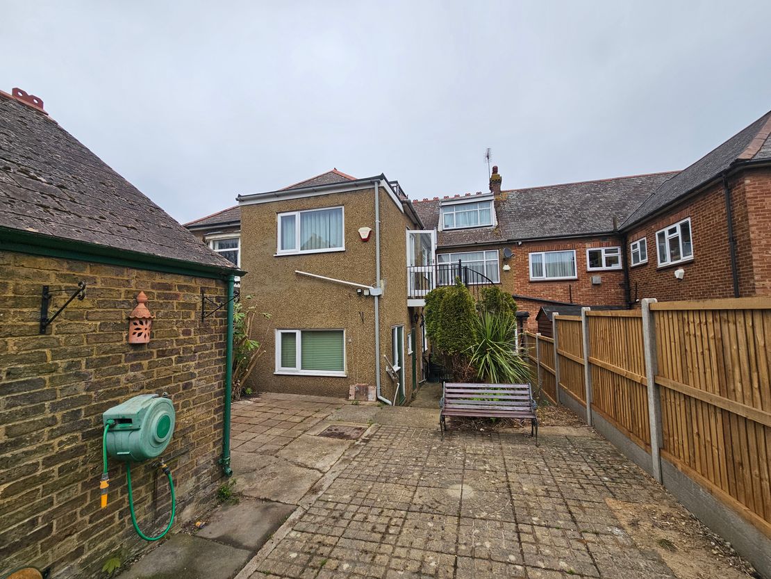 143 Watling Street, Gillingham, Kent, ME7 2YY