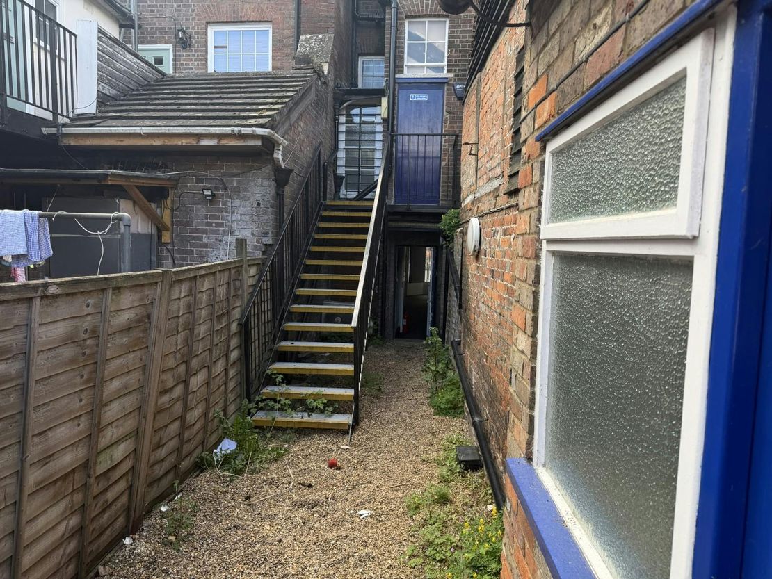38 High Street, Tring, HP23 5AA