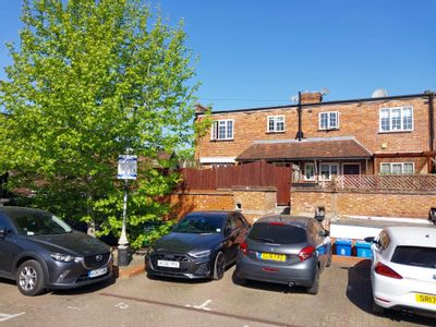 Property Image for 1 Broomhall Buildings, London Road, Ascot, SL5 0DH