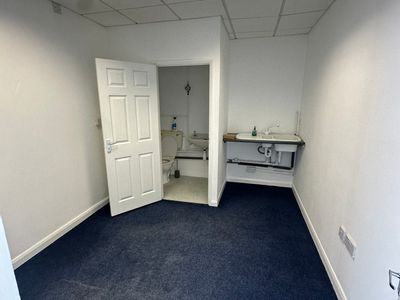 Property Image for 16E Mimram Road, Hertford, Hertfordshire, SG14 1NN