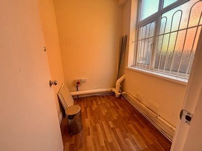 Property Image for First Floor 47 Upper Abbey Street, Nuneaton, Warwickshire, CV11 5DH